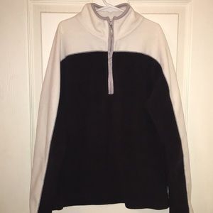 Small White Black Halve Zip-up Pullover